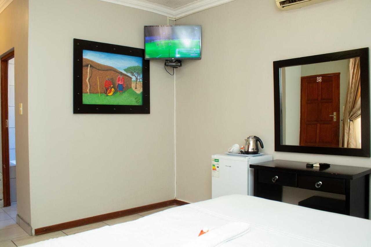 Masai Lodge Полокване Экстерьер фото